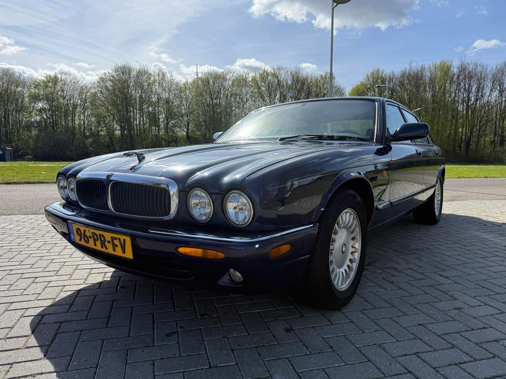Jaguar XJ 3.2 Executive V8 1998 Blauw, Automaat, Achterwielaandrijving, 8 cilinders, Blauw