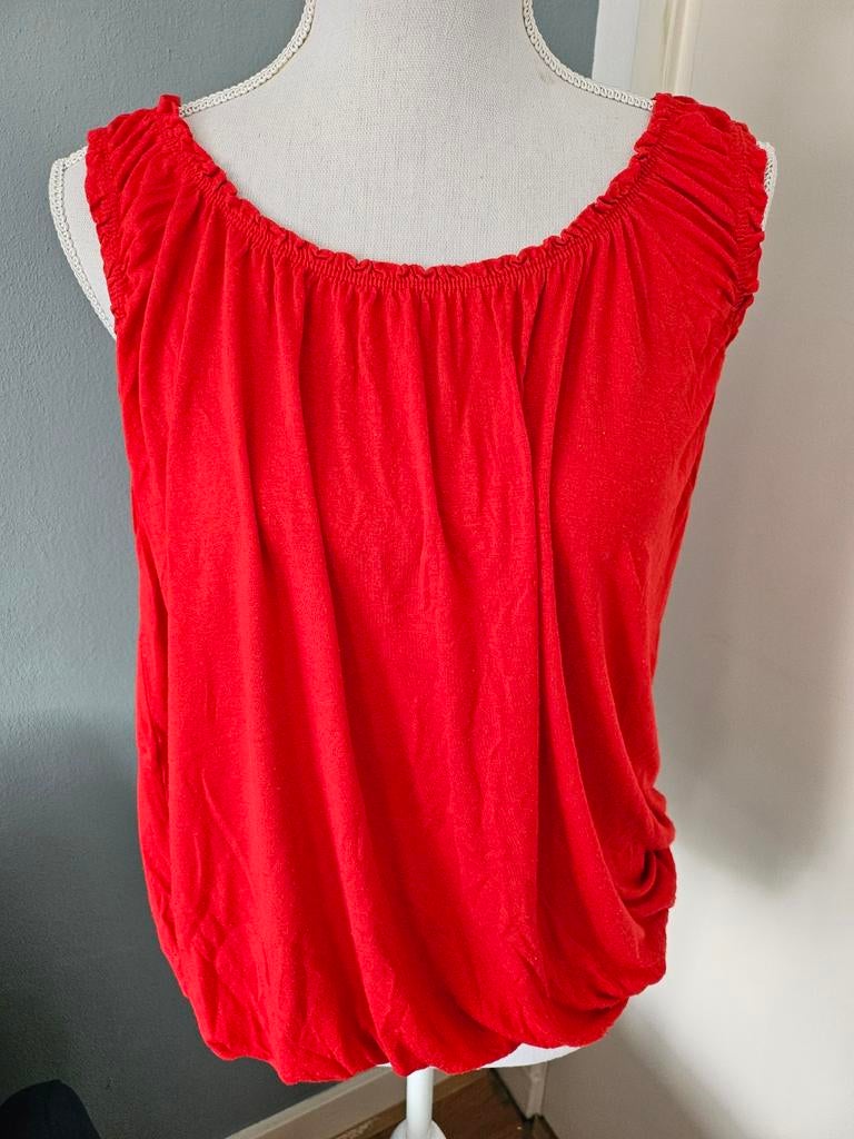 Mooie rode top, maat L - nieuwstaat, Maat 42/44 (L), Ophalen of Verzenden, Zo goed als nieuw, Zonder mouw