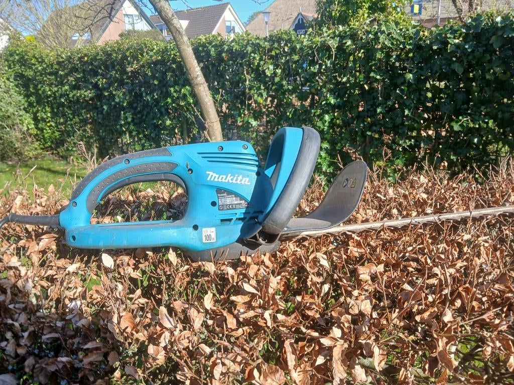 Makita heggenschaar UH4570, Ophalen