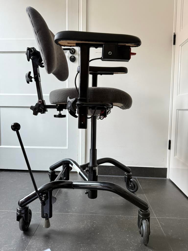 Mooie Mercado Real trippelstoel elek. hoog/laag. Nwe accu!, Ophalen, Gebruikt