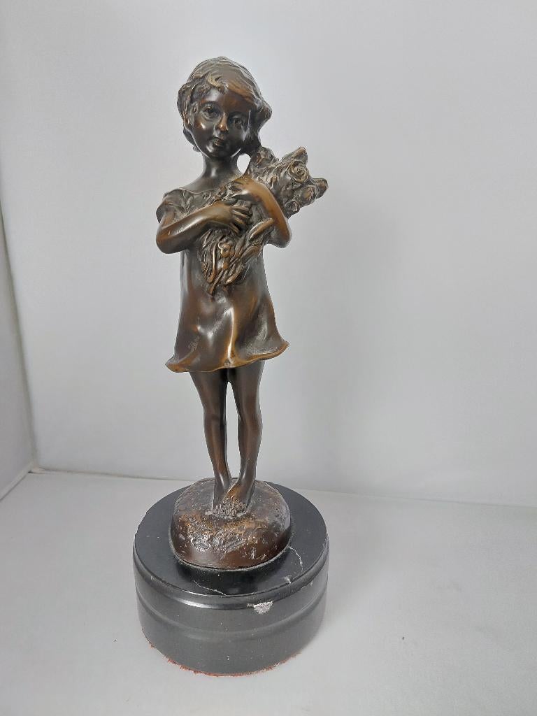 Bronzen beeld Suzanne Bizard meisje met bloemen, Antiek en Kunst, Kunst | Beelden en Houtsnijwerken, Ophalen of Verzenden