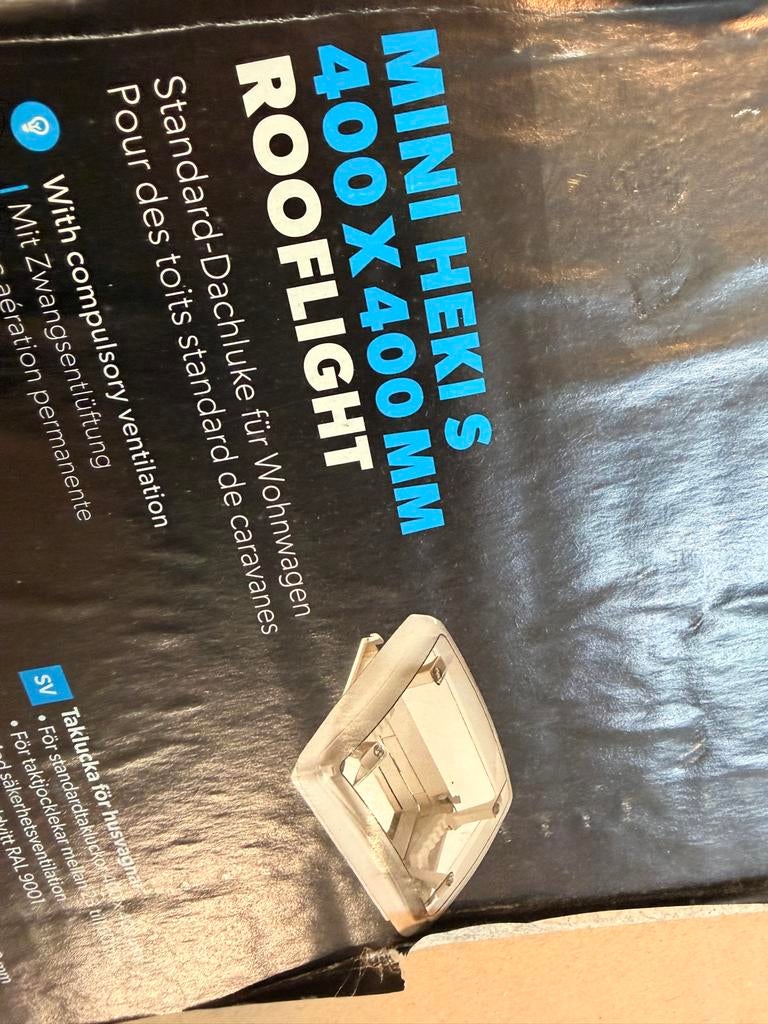 Dometic Mini Heki S Dakluik 40x40 cm met ventilatie NIEUW, Caravans en Kamperen, Caravan accessoires, Ophalen of Verzenden, Nieuw