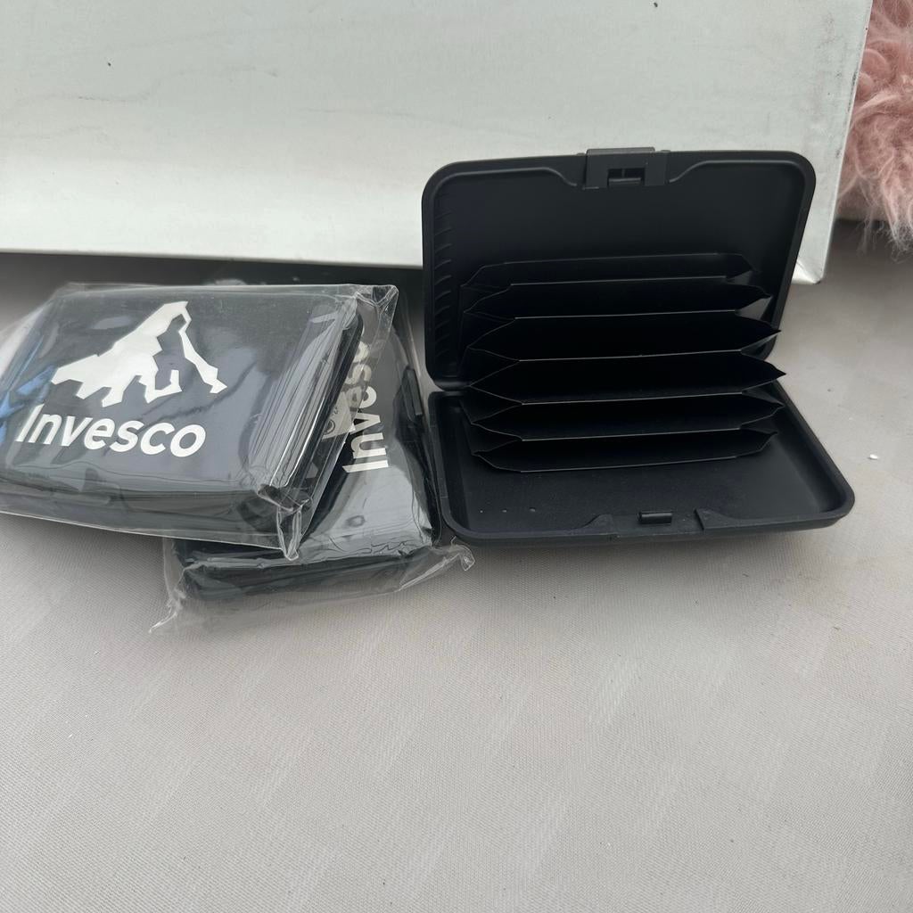 Invesco pasjeshouder - Zwart, Sieraden, Tassen en Uiterlijk, Portemonnees, Overige merken, Zwart, Nieuw, Ophalen of Verzenden