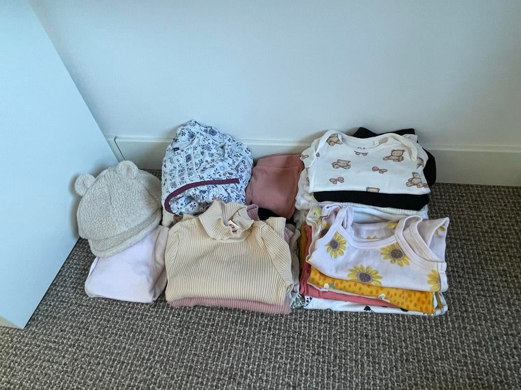 Kleding bundel 25 stuks babykleding - maat 80, Ophalen of Verzenden, Zo goed als nieuw, Jongetje of Meisje