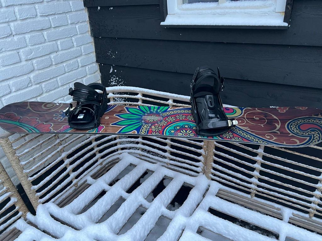 Nitro Snowboard met bindingen - in goede staat, Sport en Fitness, Snowboarden, Ophalen, Gebruikt, Board