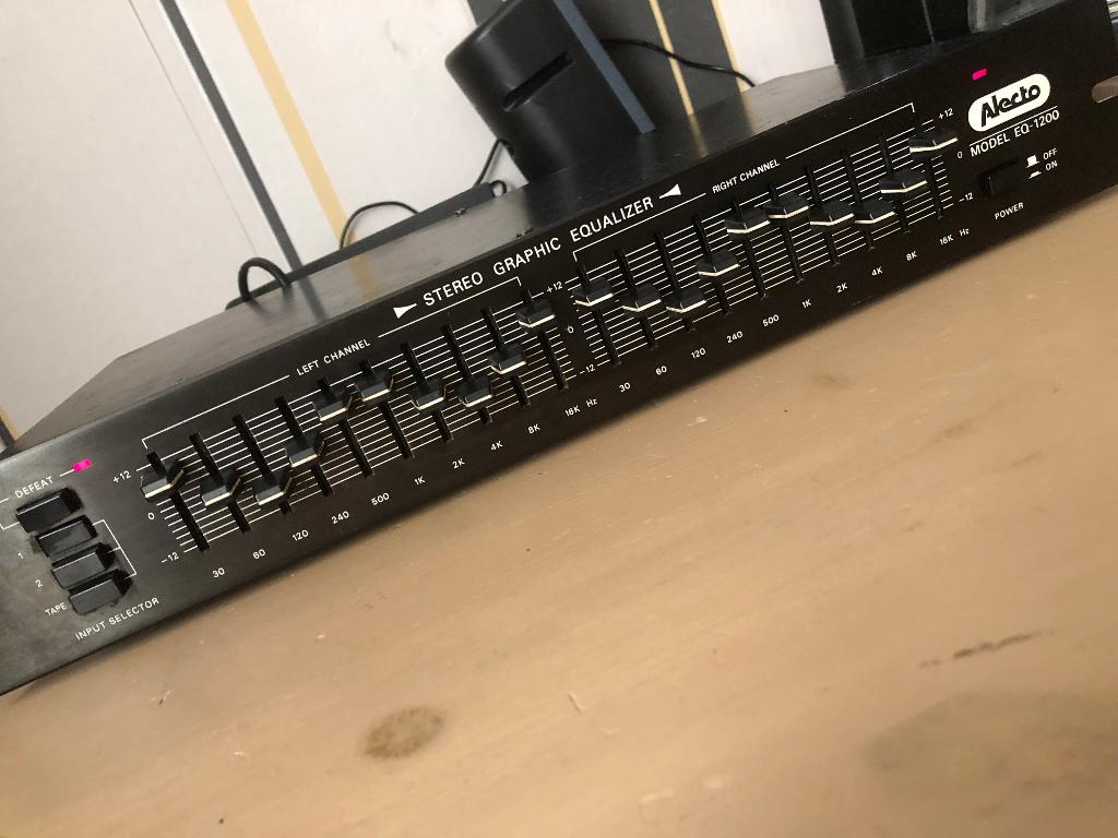10 band equalizer & selector EQ-1200, Overige merken, Gebruikt, Ophalen of Verzenden, 120 watt of meer