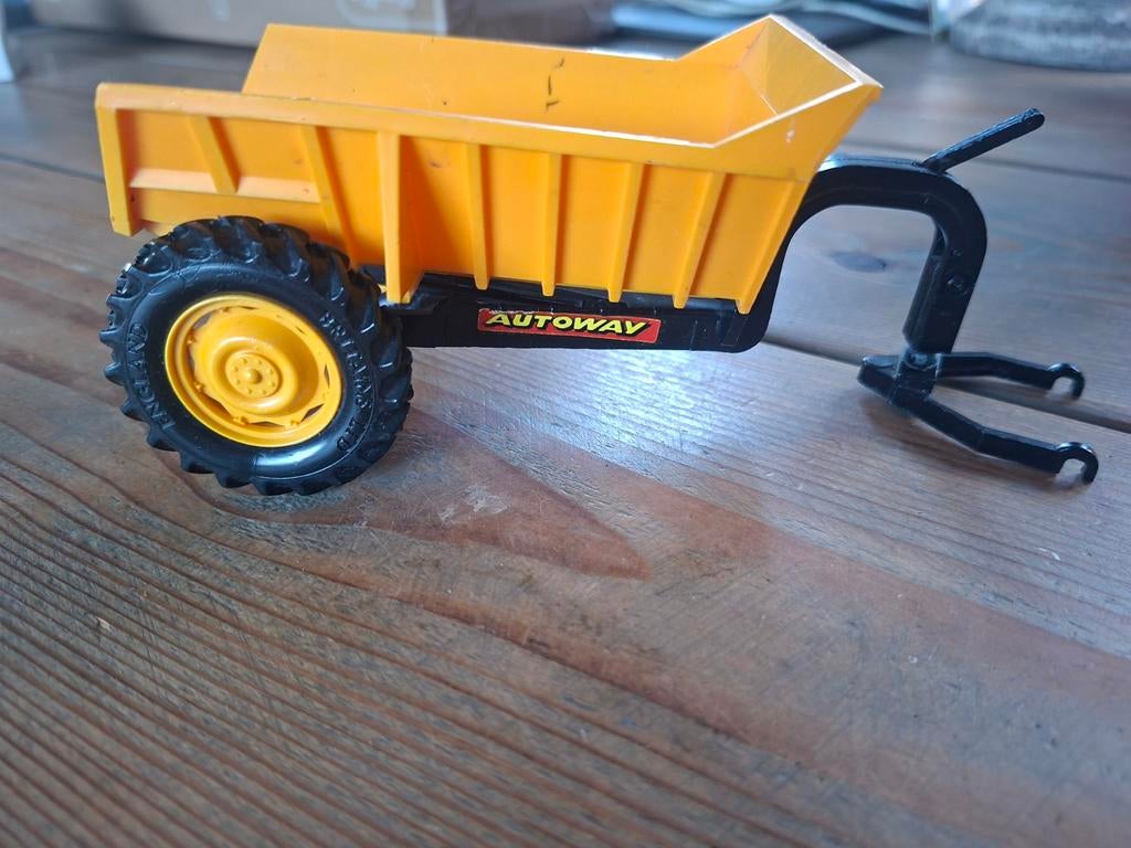 Britains gele autoway dumper zie foto's, Ophalen of Verzenden, Zo goed als nieuw, Tractor of Landbouw, Britains