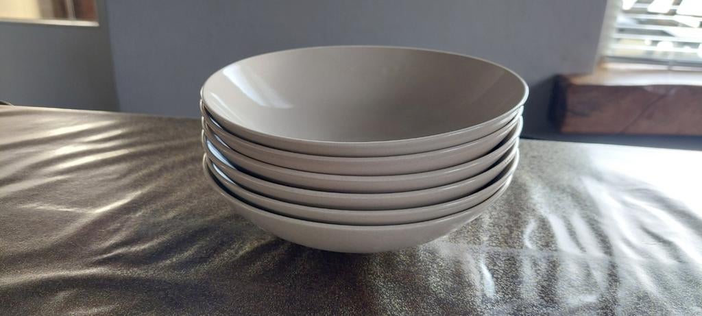 Schalen ikea 6 stuks creme beige glanzend 19 cm, Keramiek, Ophalen of Verzenden, Zo goed als nieuw, Bord(en)