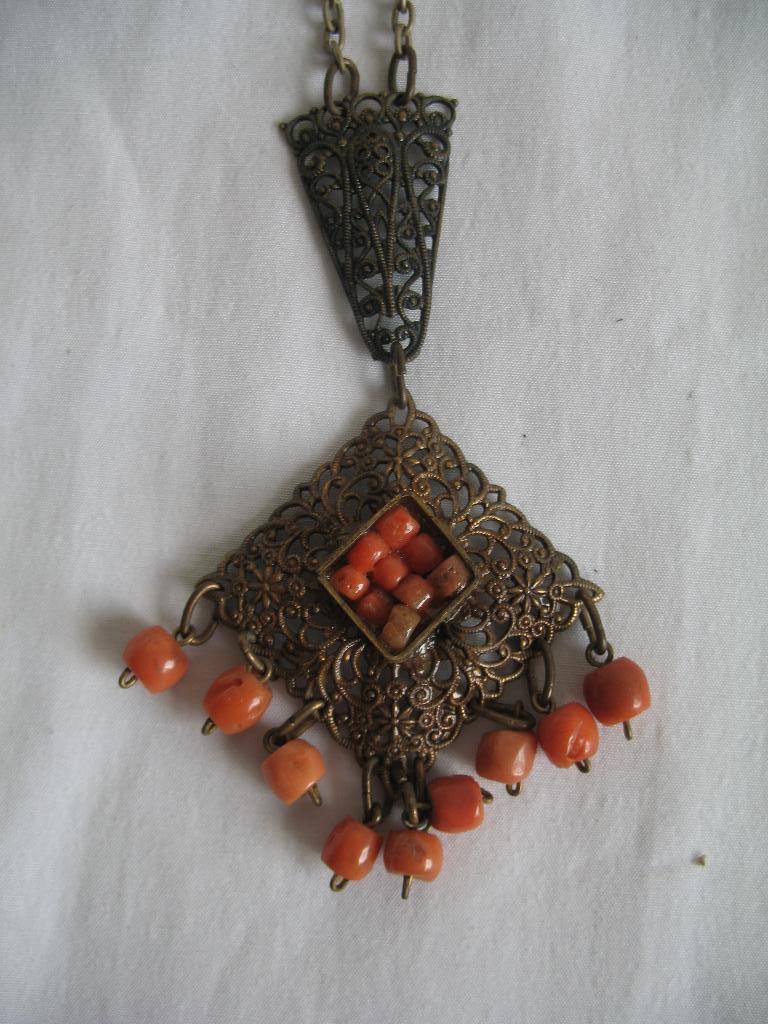 Ketting +Hanger met Bloedkoraaltjes Berber Tribal  Vintage, Ophalen of Verzenden, Overige materialen, Overige typen