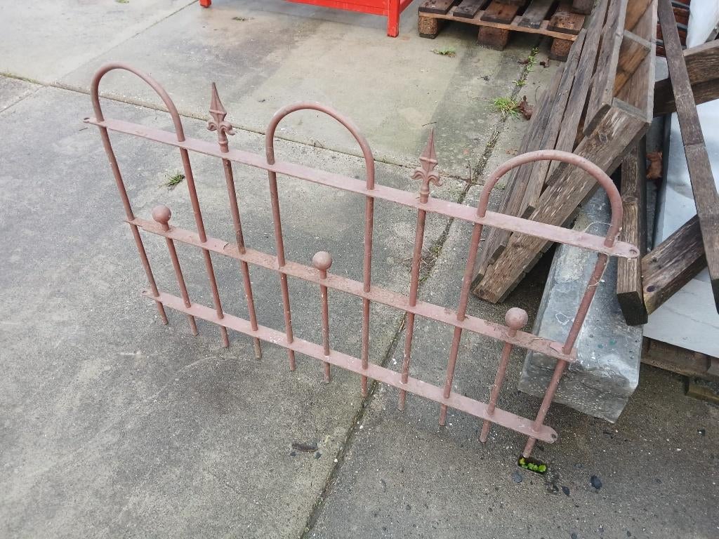 metalen tuinhekjes, hek, tuinafscheiding, Tuin en Terras, Tuinhekken en Hekwerk, Ophalen of Verzenden, Gebruikt, IJzer, Sierhekwerk