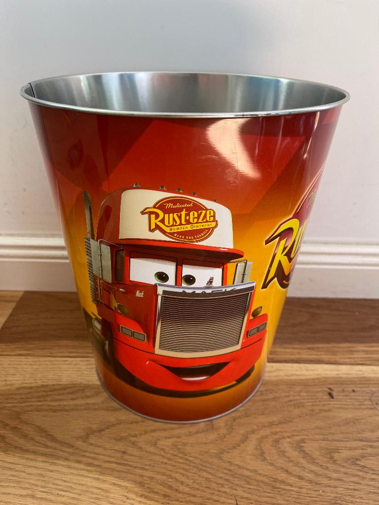 Cars prullenbak Disney - Pixar Rusteze Mack, Ophalen of Verzenden, Overige figuren, Gebruikt, Overige typen