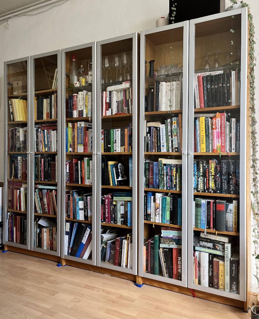 Set van 3 IKEA Billy boekenkasten met glazen deuren, Huis en Inrichting, Kasten | Boekenkasten, Ophalen, 200 cm of meer, 200 cm of meer