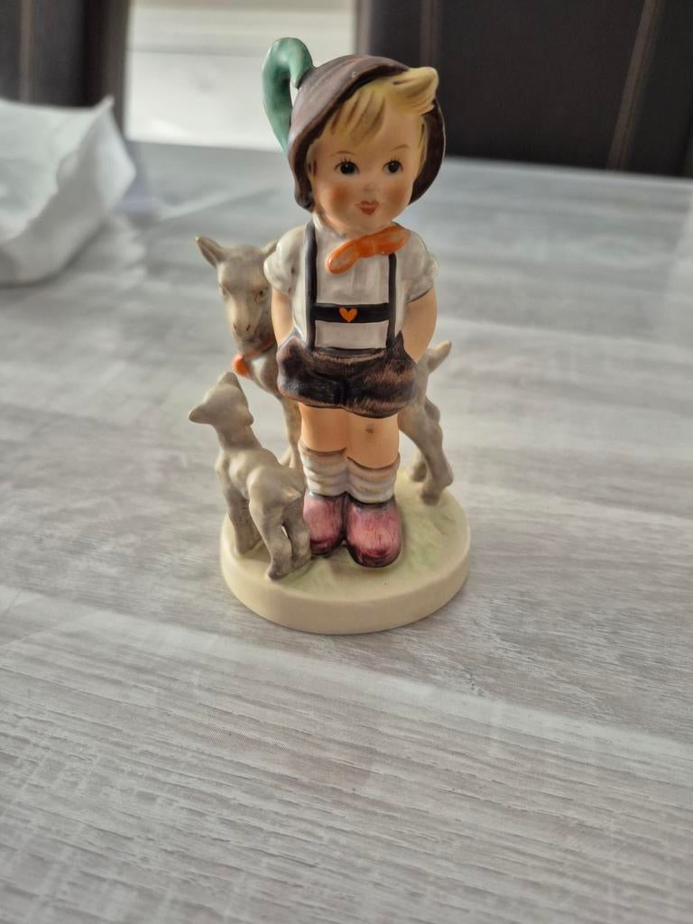 Little goat herder hummel goebel 200/0 kleine geiten herder, Verzamelen, Ophalen of Verzenden, Zo goed als nieuw, Hummel