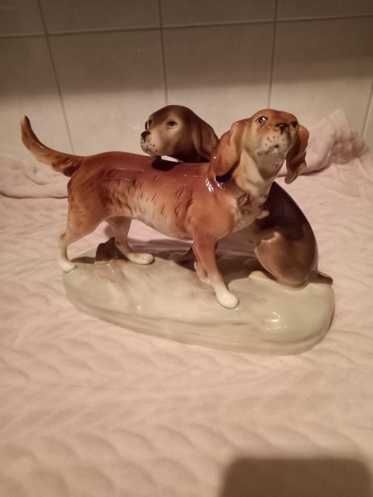 ROYAL DUX - mooi geglazuurd beeld met 2 jachthonden, Ophalen of Verzenden, Zo goed als nieuw, Dier