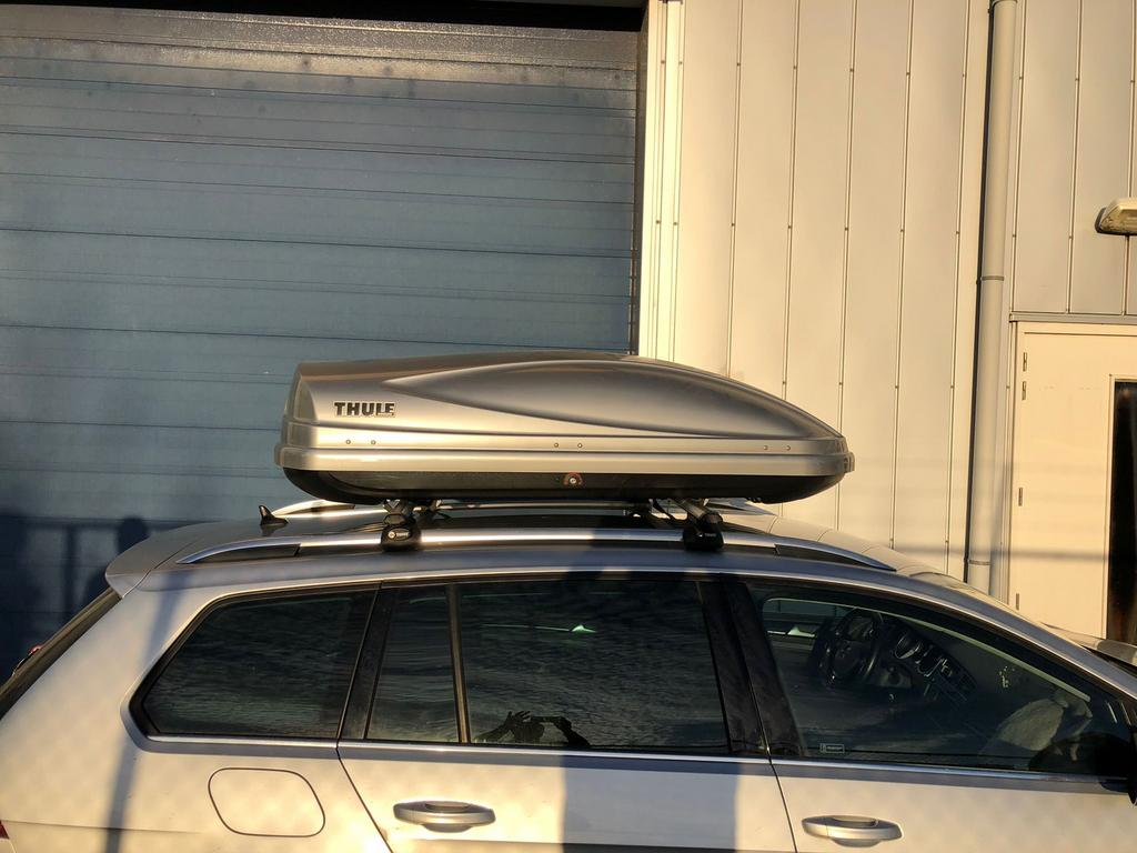 TE HUUR - Thule Dakkoffer Atlantis 200 voor zomervakantie, Ophalen, Zo goed als nieuw