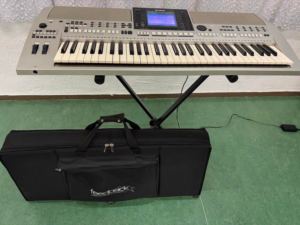 Yamaha PSR-OR700 Oriental 61-Key Workstation Keyboard, Muziek en Instrumenten, Yamaha, Ophalen of Verzenden, Met standaard, 61 toetsen