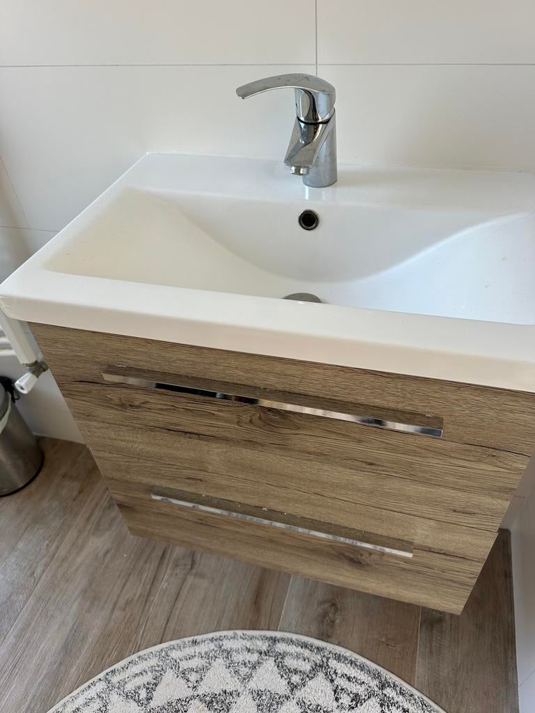 Badkamerkastje met wastafel en spiegelkast gebruikt., Ophalen, Spiegelkast, 50 tot 100 cm, Zo goed als nieuw