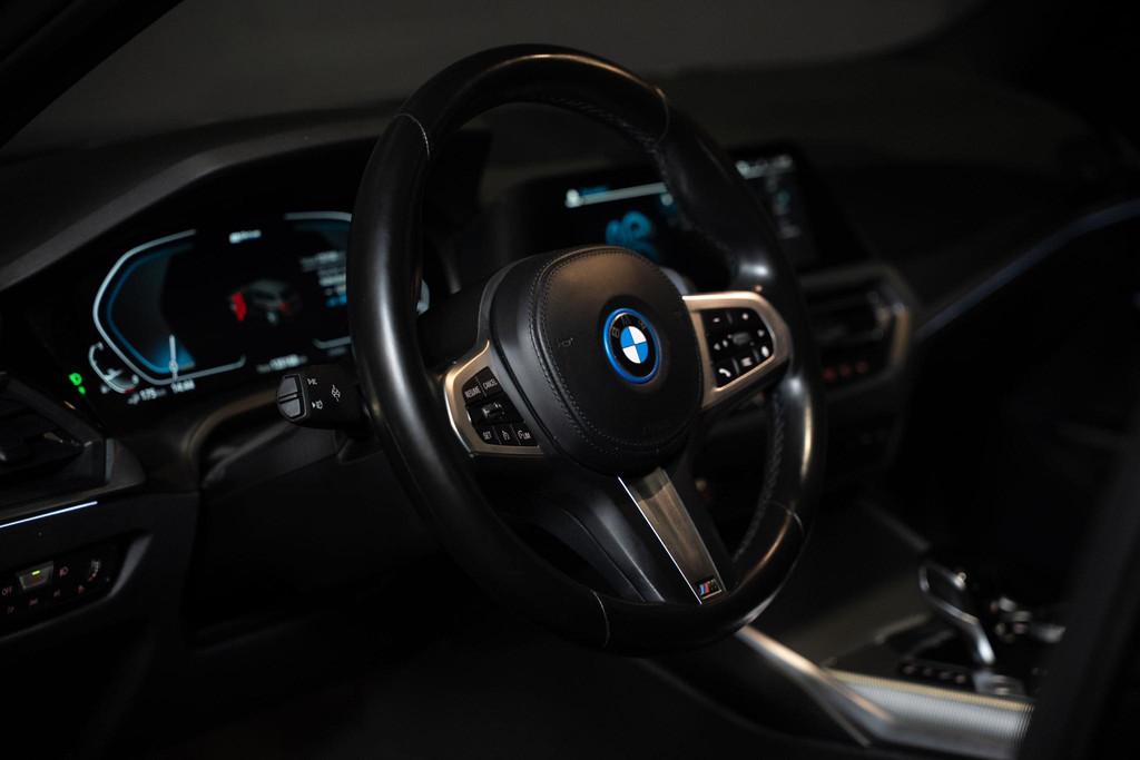 BMW 3-serie Touring 330e M-Sport | Pano | Trekhaak | 360 cam, Auto's, 1998 cc, Achterwielaandrijving, Gebruikt, 4 cilinders