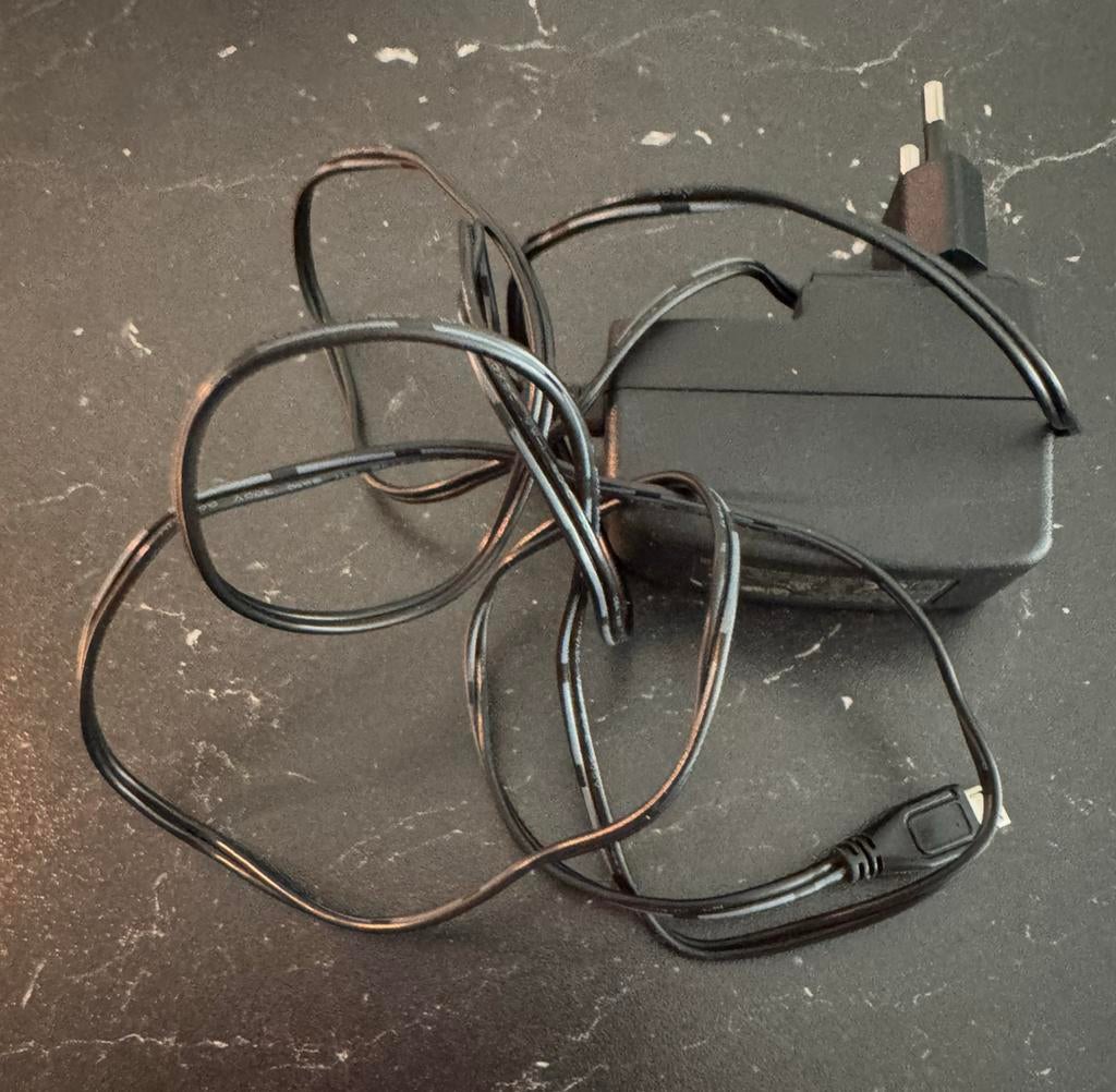 DVE switching Adapter / oplader 100 - 240 V output 5V, Ophalen of Verzenden, Gebruikt