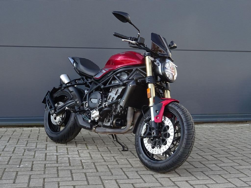 BENELLI 752 S 2020 rood Nieuwe banden nette staat Naked