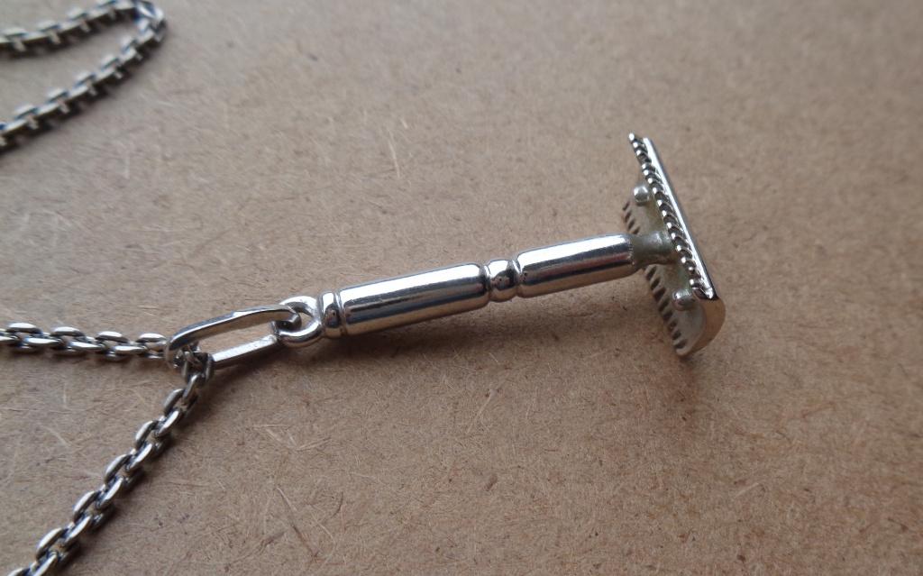 zilveren ketting met zilveren scheermes [603], Met hanger, Verzenden, Zo goed als nieuw, Zilver