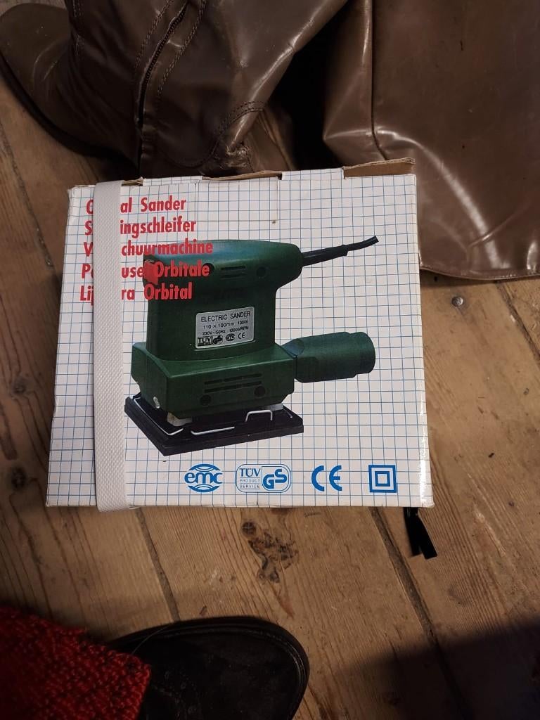 schuurmachine, Doe-het-zelf en Verbouw, Gereedschap | Schuurmachines, Ophalen of Verzenden, Nieuw, Minder dan 600 watt, Vlakschuurmachine