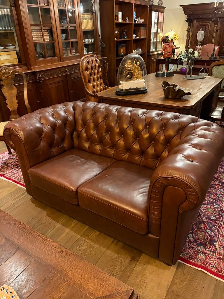 Chesterfield 2 zits bank, Ophalen of Verzenden