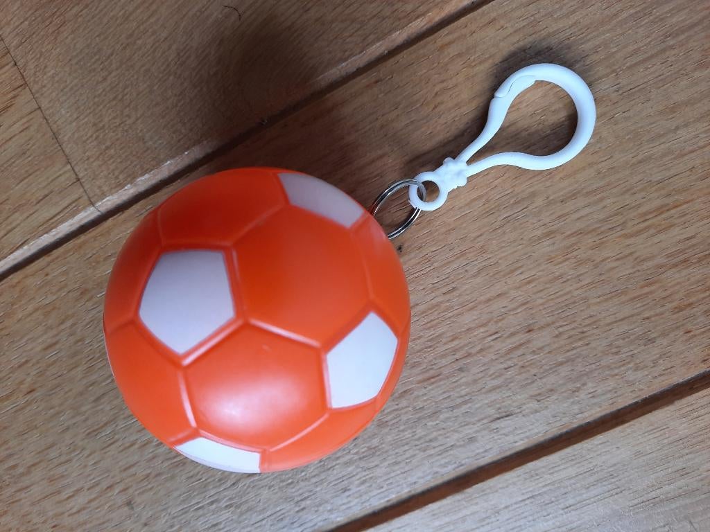 WK ORANJE VOETBAL oranje bal met festonhaak - nieuw -, Ophalen of Verzenden, Nieuw, Oranje of Koningsdag