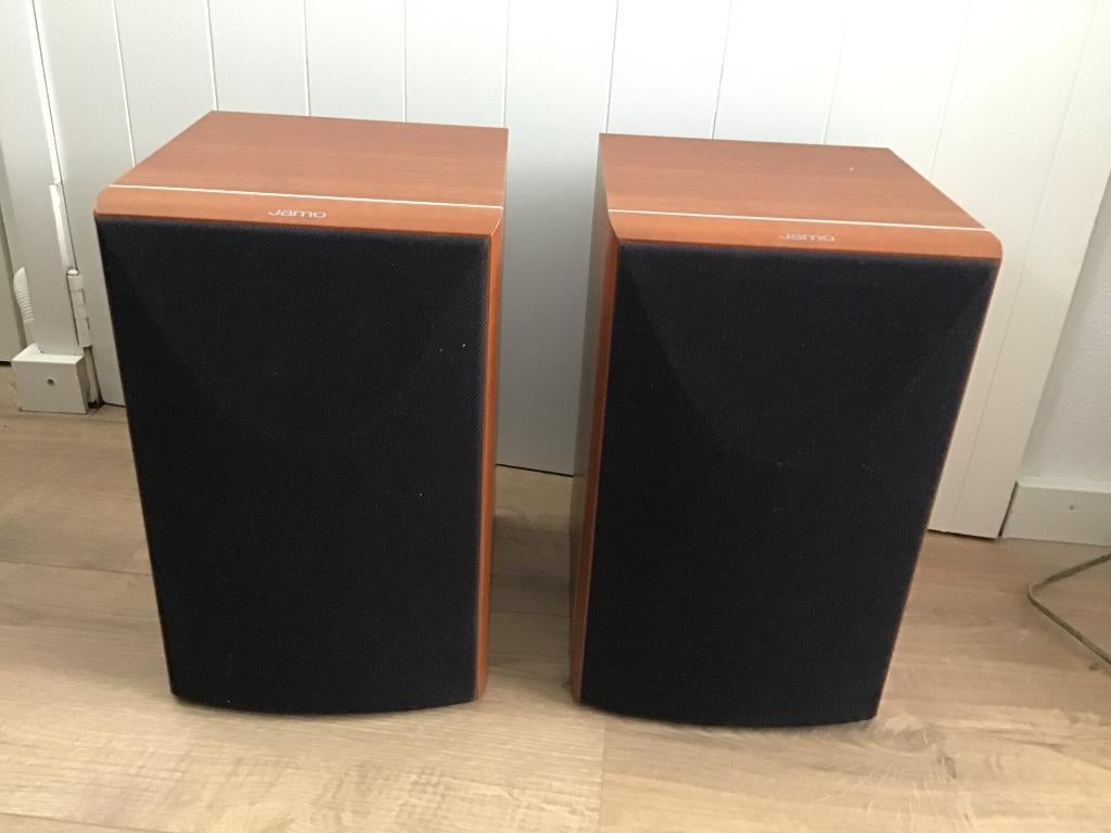 Aangeboden: 2x Jamo  geluidsbox., Ophalen, Zo goed als nieuw, 120 watt of meer, Front, Rear of Stereo speakers
