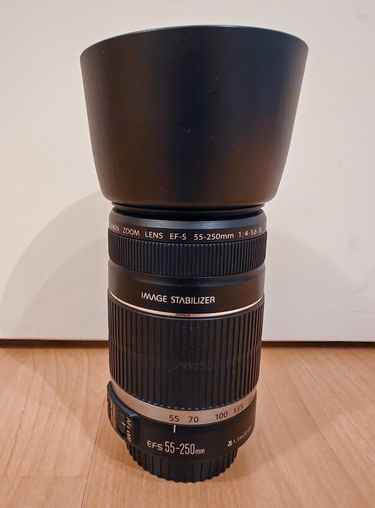 Hele mooie Canon EF-S 55-250mm f/4.0-5.6 IS telelens te koop, Ophalen of Verzenden, Zo goed als nieuw, Telelens, Zoom