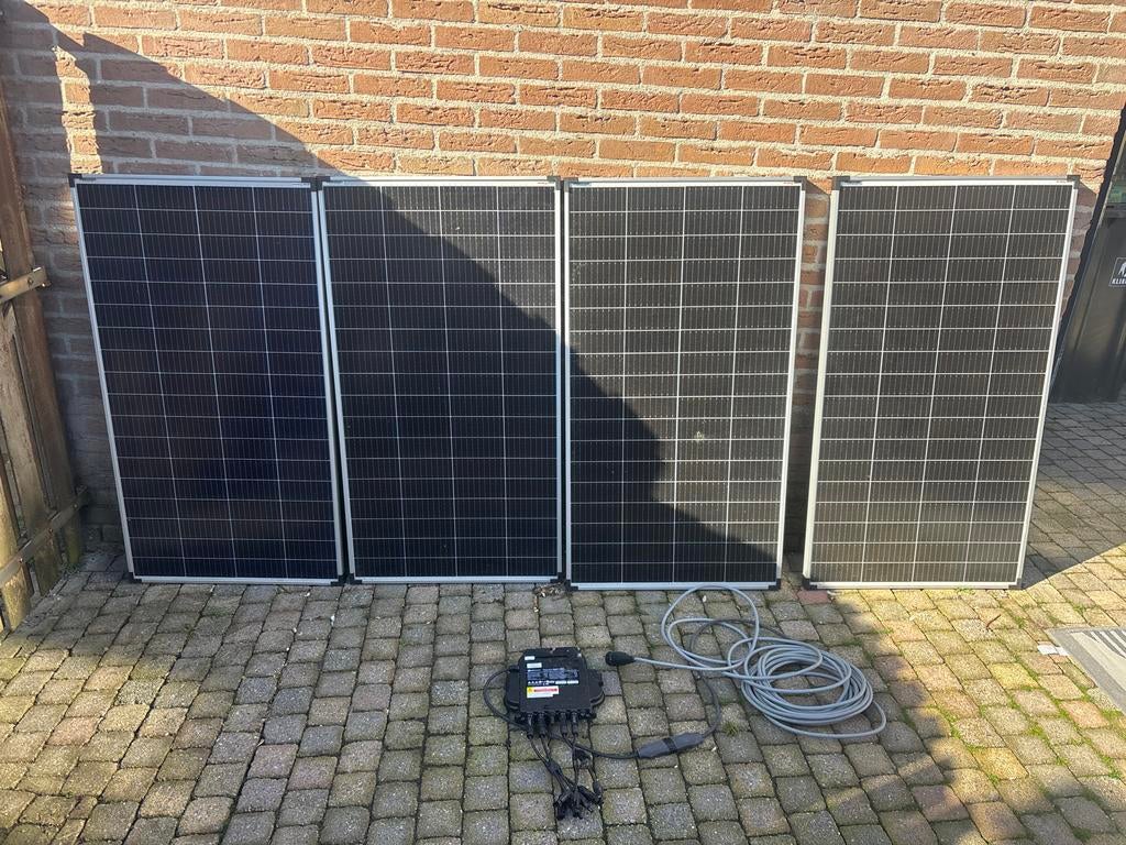 4 zonnepanelen en omvormer, Ophalen, Gebruikt, Compleet systeem, 200 wattpiek of meer