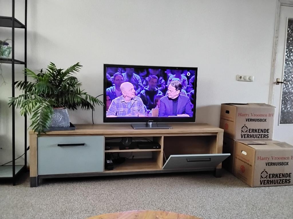 Tvkast, Huis en Inrichting, Ophalen, 150 tot 200 cm, Zo goed als nieuw, Minder dan 100 cm