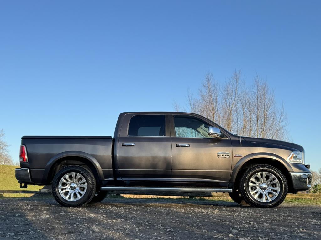 Dodge Ram 1500 LONGHORN 5.7L V8 HEMI, ORIG NED, LUCHTVERING,, Automaat, Gebruikt, 5654 cc, Leder