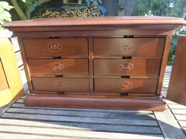 Mahonie amberg;s documenten kabinet 19e eeuw., Ophalen