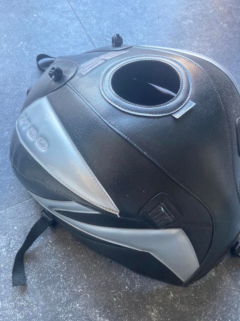 Tankhoes (bagster) kawasaki Z750 (2007-2012), Ophalen