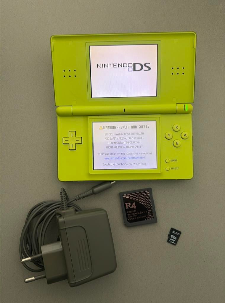 Nintendo Ds Lite Geel, Spelcomputers en Games, Spelcomputers | Nintendo DS, Ophalen of Verzenden, Zo goed als nieuw, Geel, DS Lite