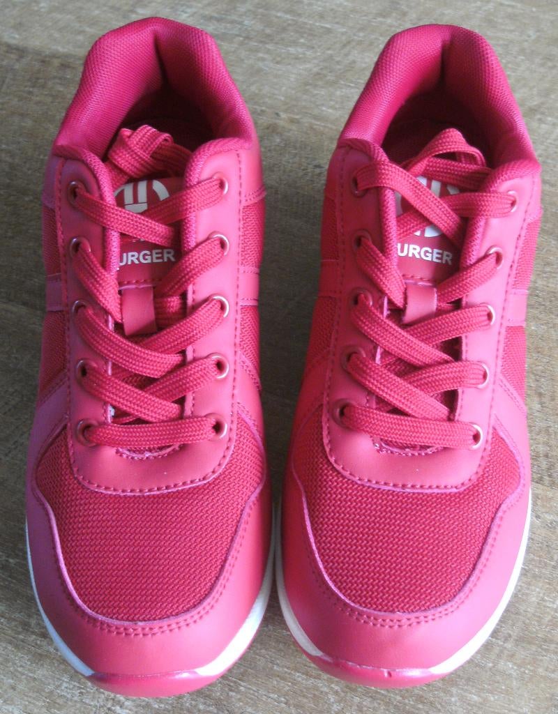 sneakers GURGER , dames schoenen . sleehak . maat 36 ., Kleding | Dames, Nieuw, Ophalen of Verzenden, Sneakers of Gympen, Rood