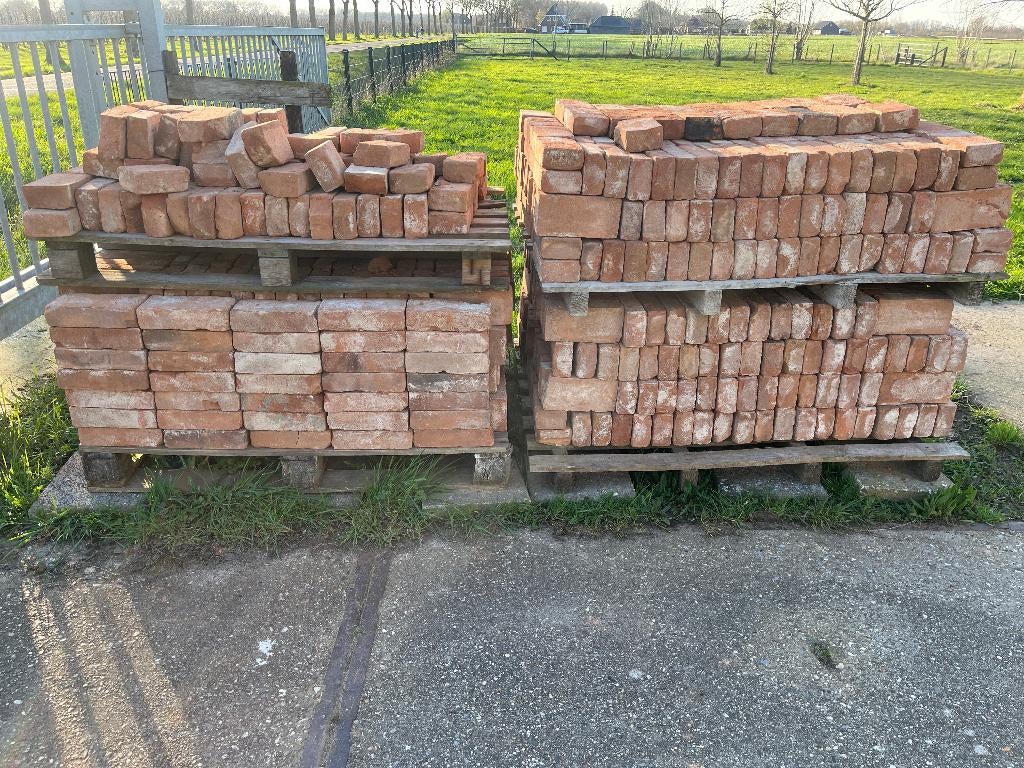 Te koop 890 oude gebikte metselstenen, Doe-het-zelf en Verbouw, Ophalen, Gebruikt, Bakstenen