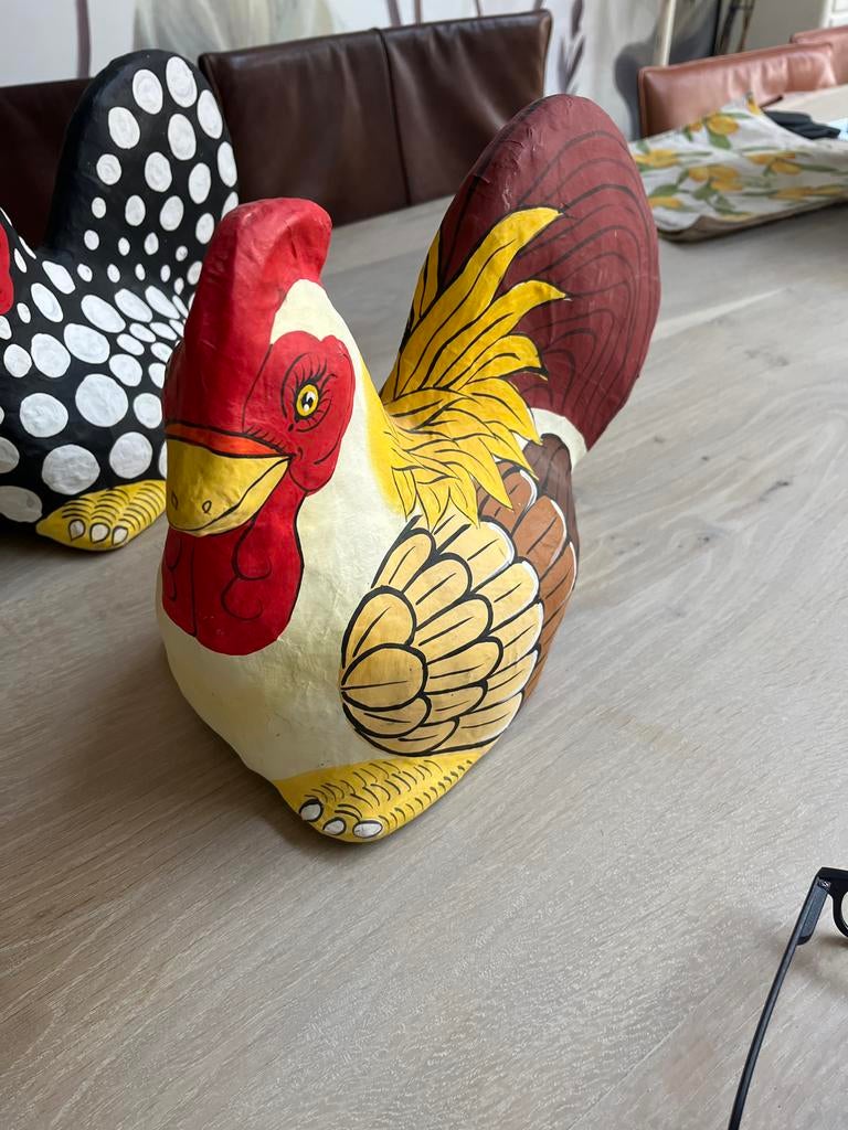 Decoratieve Kippen Beelden papiermache - Set van 2, Ophalen, Zo goed als nieuw