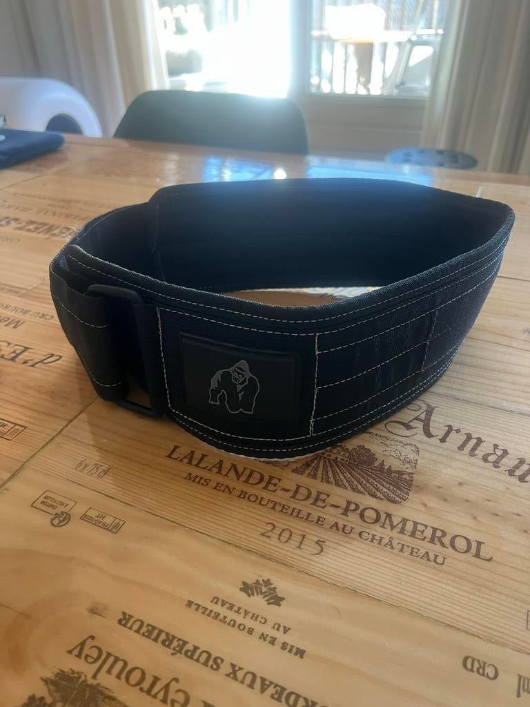 Gorilla Wear Gewichthefriem S/M, Sport en Fitness, Ophalen of Verzenden, Zo goed als nieuw, Rug, Halterriem