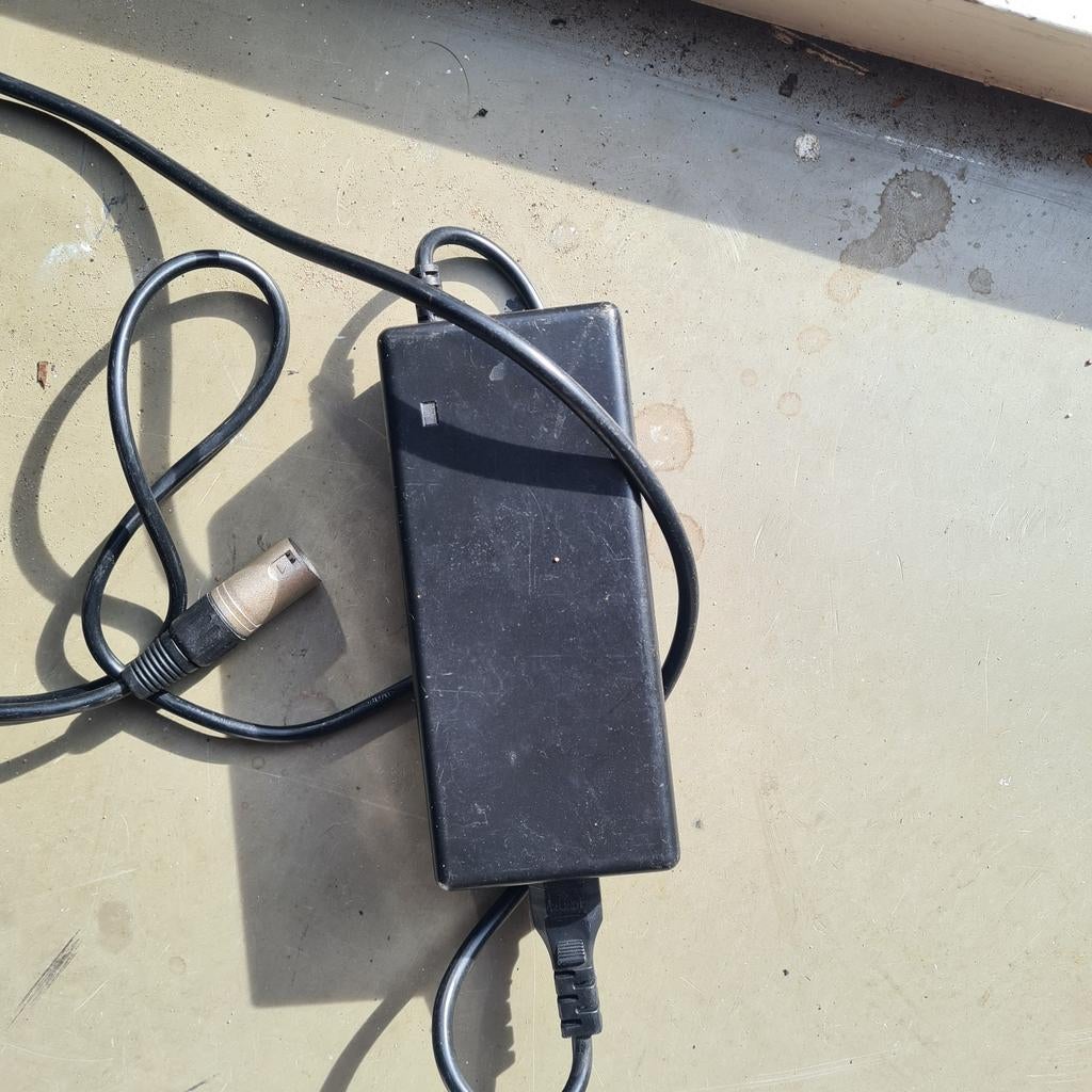 Goede QWIC E-bike Lader 36V 4-pins (XLR), Ophalen of Verzenden, Gebruikt