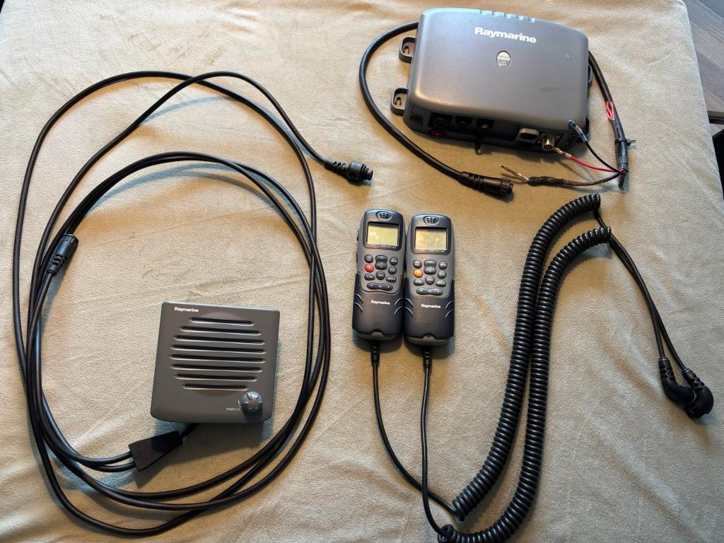 Marifoon Raymarine RAY240E complete set, Ophalen of Verzenden, Gebruikt, Communicatie