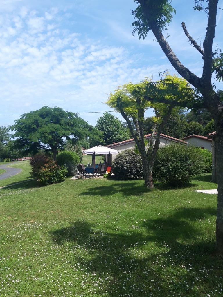 Te huur , 4/5 pers.Bungalow in de Dordogne , Frankrijk, 2 slaapkamers, In bergen of heuvels, Recreatiepark, Dordogne