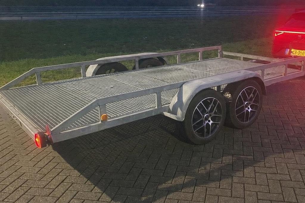 Autoambulance te huur, Ophalen of Verzenden, Zo goed als nieuw