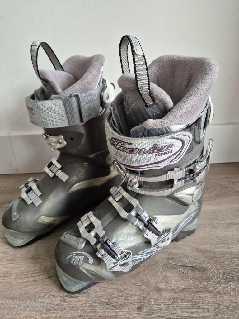 Dames Technica skischoenen maat 24.5., 160 tot 180 cm, Gebruikt, Schoenen, Ophalen of Verzenden