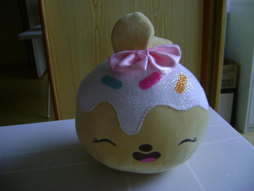 geel /witte numnom knuffel met roze strik 20hoogx20breed, Ophalen of Verzenden, Zo goed als nieuw, Overige typen