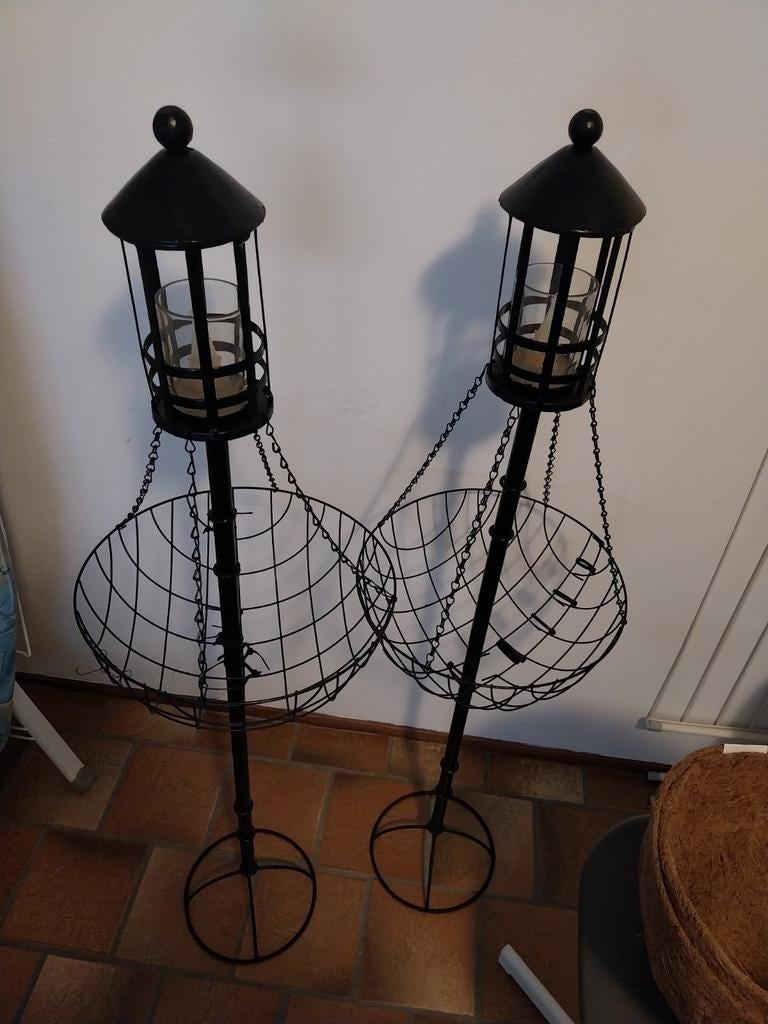 Bloembak kandelaars, Ophalen