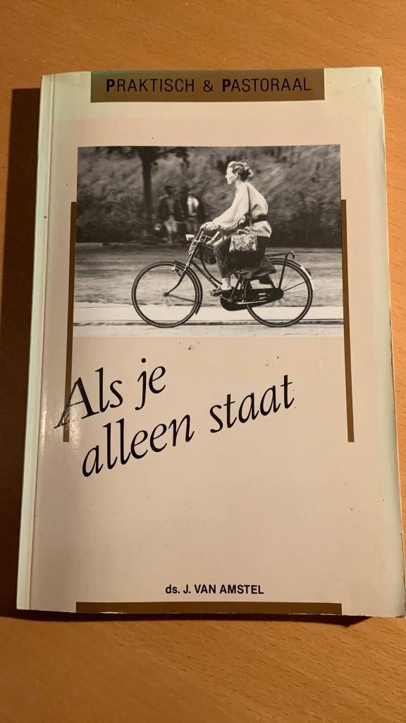 J. van Amstel - Als je alleen staat, Ophalen of Verzenden, Zo goed als nieuw