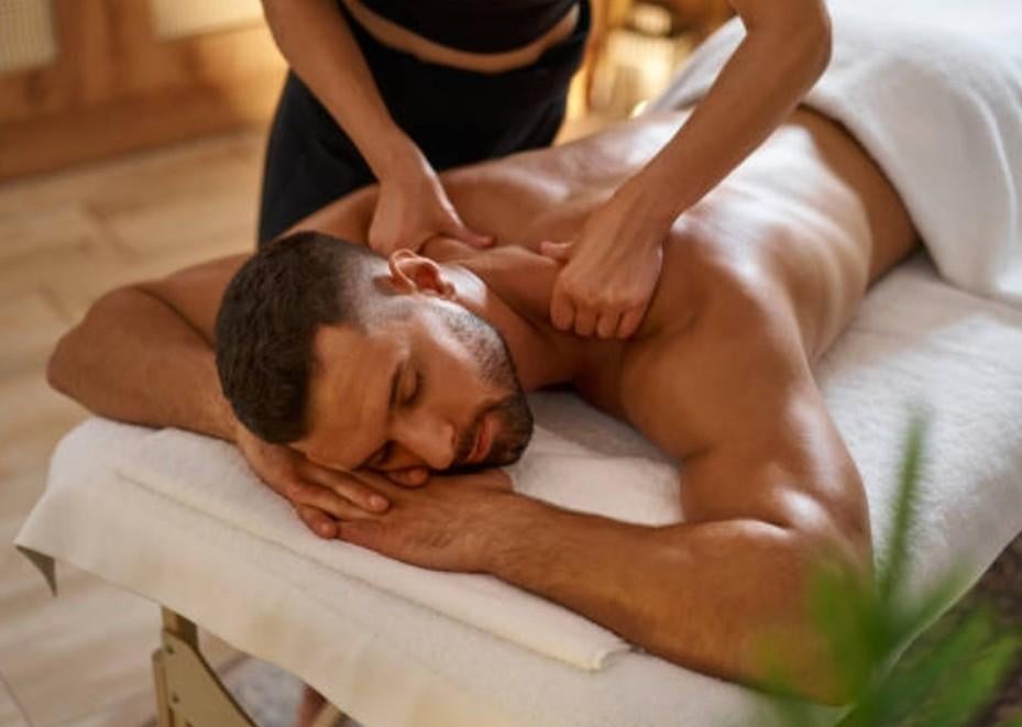 AUTHENTIEK THAISE MASSAGE voor dames/heren €40,- p/uur