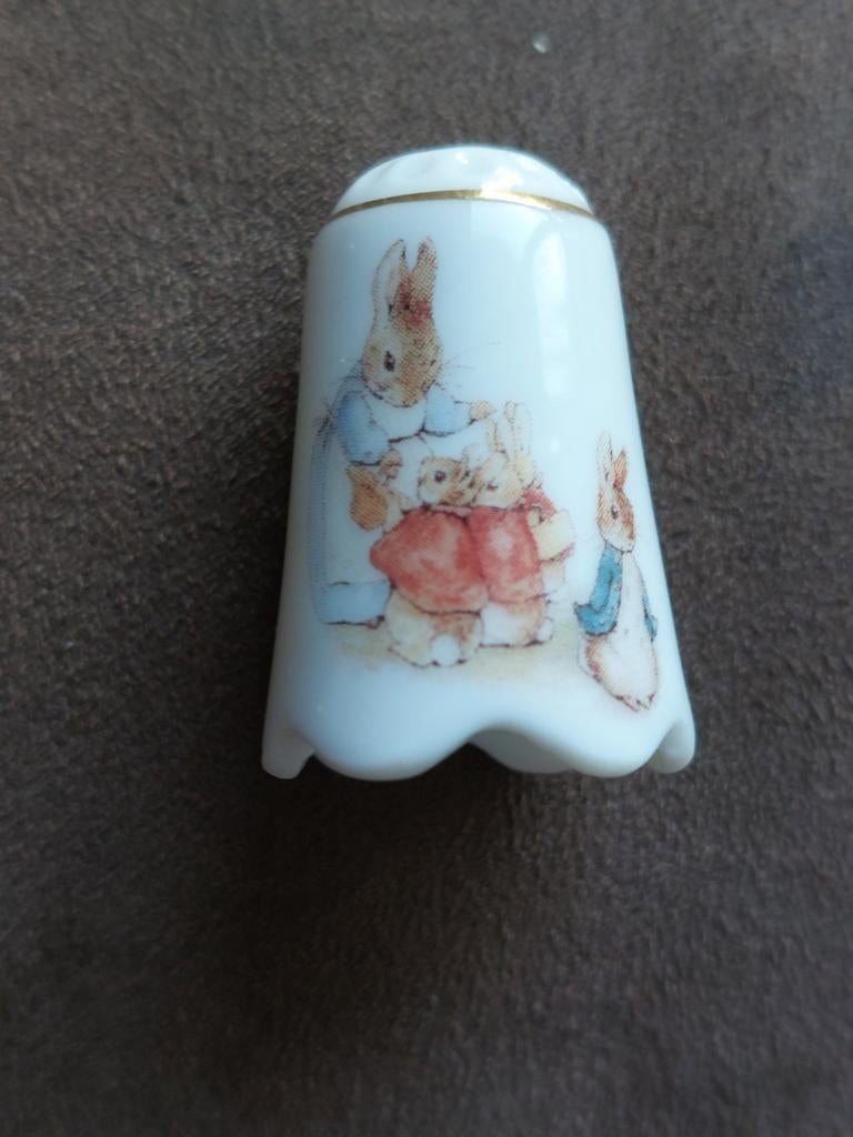 Beatrix Potter Vingerhoedje - Reutter Porzellan, Ophalen of Verzenden, Zo goed als nieuw, Porselein, Nederland
